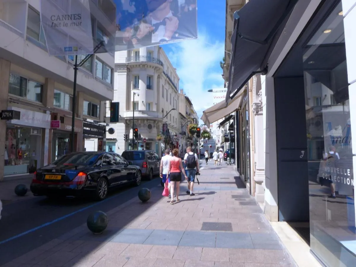 Apartment Rooftop Terrasse 1 Bedroom In Rue D'Antibes, 5 Min From The Croisette 214 Cannes