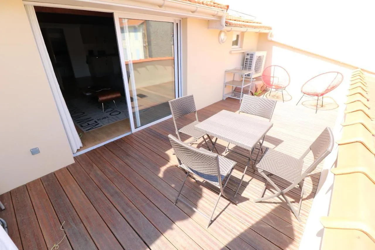 Rooftop Terrasse 1 Bedroom In Rue D'Antibes, 5 Min From The Croisette 214 Cannes 0*,  France