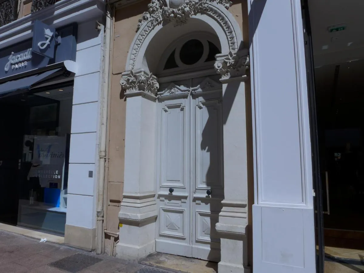 Rooftop Terrasse 1 Bedroom In Rue D'Antibes, 5 Min From The Croisette 214 Cannes Apartment